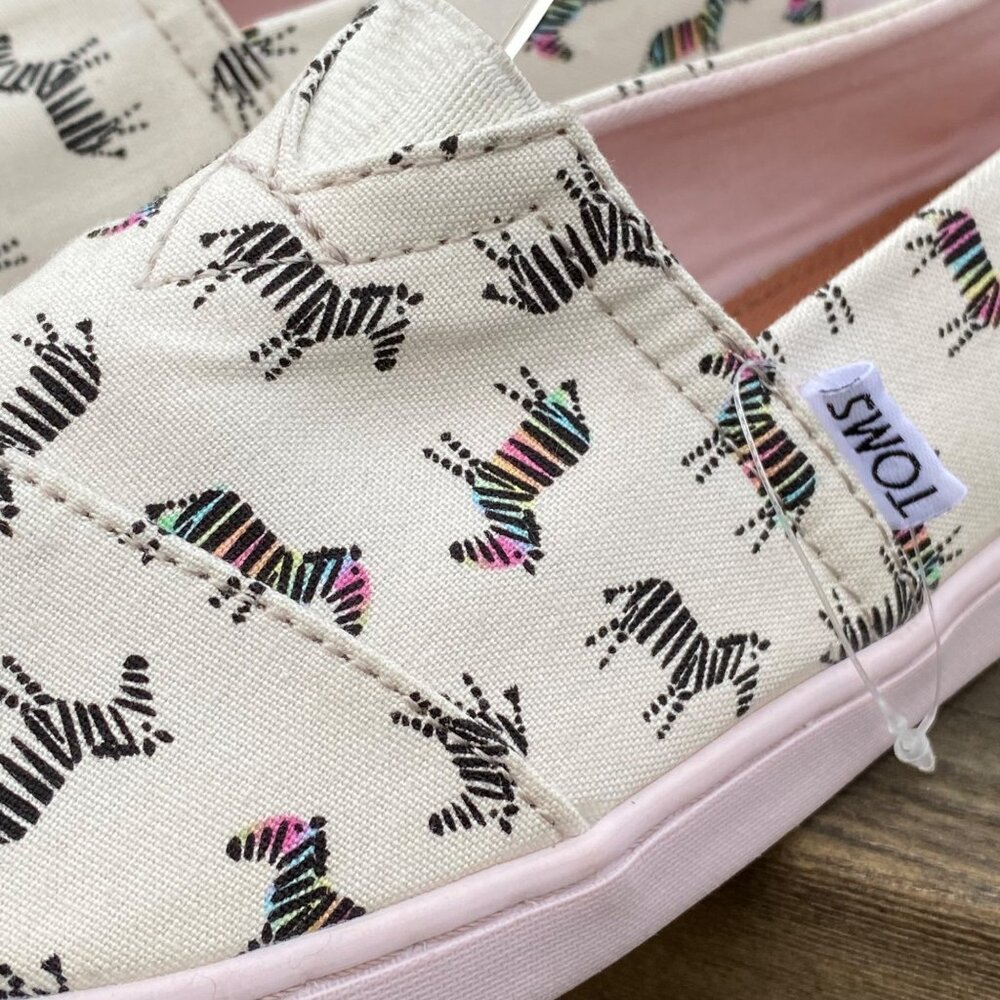 TOMS Zebra Print Slip-On Shoes Size 6 White Black Canvas Summer Travel - Picture 8 of 11